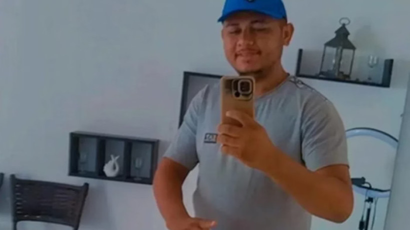 Cantor de piseiro, J.E. Pegada Firme, morre em acidente de trânsito após apresentação no interior do Ceará