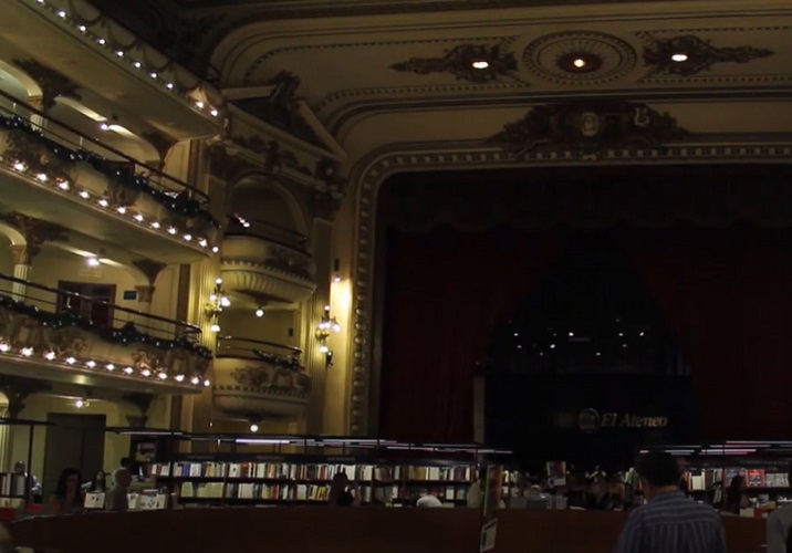 El Ateneo Grand Splendid - Originalmente um teatro inaugurado em 1919, El Ateneo Grand Splendid foi transformado em uma livraria em 2000. Considerada uma das mais belas livrarias do mundo, preserva elementos do antigo teatro, como o palco e as varandas.