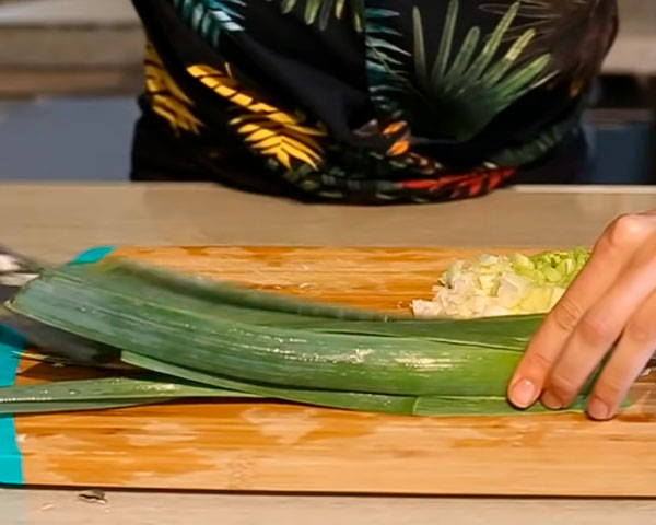 Alho-poró - Classificado como verdura, tem sabor aromático e suave, é encontrado in natura ou desidratado com facilidade. Símbolo do País de Gales, é utilizado na sopa tradicional “cawn cennin.”