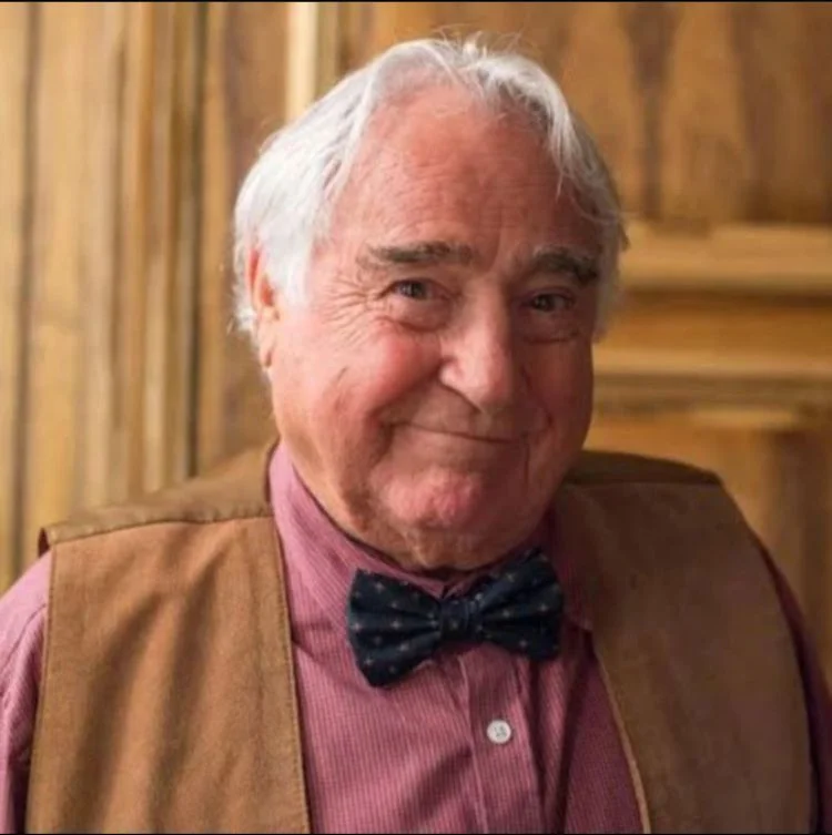 Luis Gustavo - Outro renomado ator que fez sucesso no Brasil, o eterno Vavá de “Sai de Baixo”nasceu em Gotemburgo, na Suécia. Filho de um diplomata espanhol, Luis veio para o Brasil com menos de cinco anos. Ele morreu em 2021.