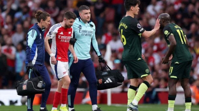 Volante caiu de mau jeito no empate com o Brentford e não encara os espanhóis no jogo de volta das quartas de final da Liga dos Campeões