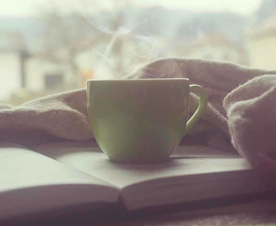 Cheiro e gosto dos alimentos: Essa nem chega a ser uma proibição, mas sim uma condição por conta da gravidade zero. Sabe aquele cheirinho de café quentinho logo pela manhã? Esquece!