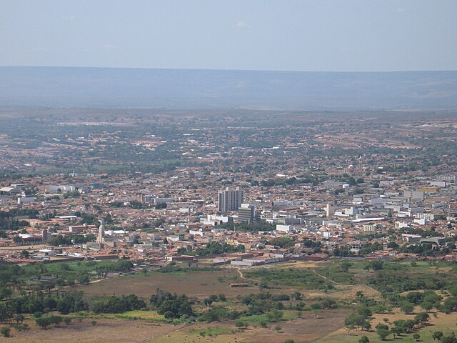 É a segunda maior cidade do Ceará, com uma população estimada em 300.000 habitantes.