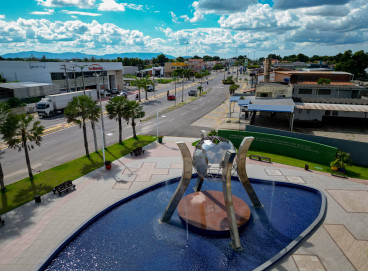 Horizonte está localizada na Região Metropolitana de Fortaleza, a cerca de 40 km da capital cearense 