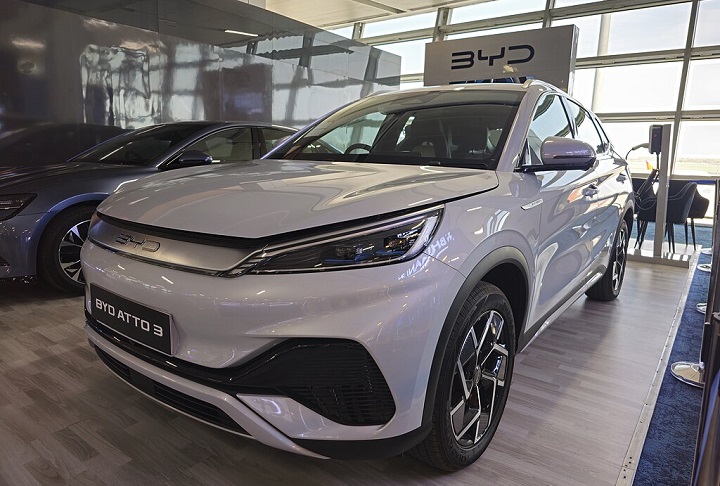 Em 2024, a BYD chegou a vender quase o mesmo número de carros elétricos que a Tesla (1,76 milhão contra 1,79 milhão). 