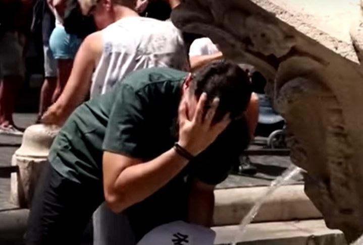 Se a temperatura interna do corpo ultrapassar os 42°C, pode provocar danos cerebrais e até a falência de órgãos.