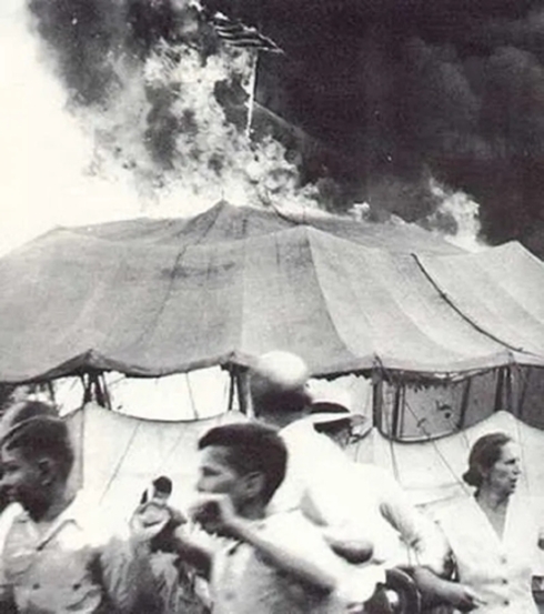 Em 17/12/1961, ocorreu a Tragédia do Gran Circus Norte-Americano, em Niterói, uma das maiores fatalidades do mundo circense, com mais de 500 mortos (na maioria, crianças). Seis dias depois, José disse ter ouvido vozes astrais que o mandavam abandonar o mundo material e se dedicar ao espiritual. 