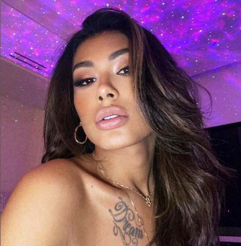 Também tem narcolepsia e, por isso, chamou atenção do público ao dormir algumas vezes durante o dia na casa do Big Brother Brasil, na edição de número 21.