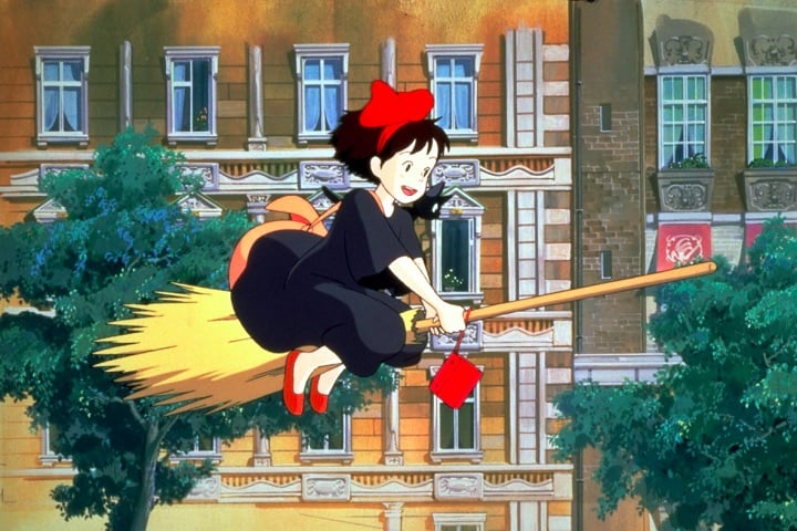 O estúdio também é conhecido por evitar a computação gráfica excessiva — algo muito presente em animações da Disney e da Pixar, por exemplo —, preferindo técnicas tradicionais de animação desenhada à mão.