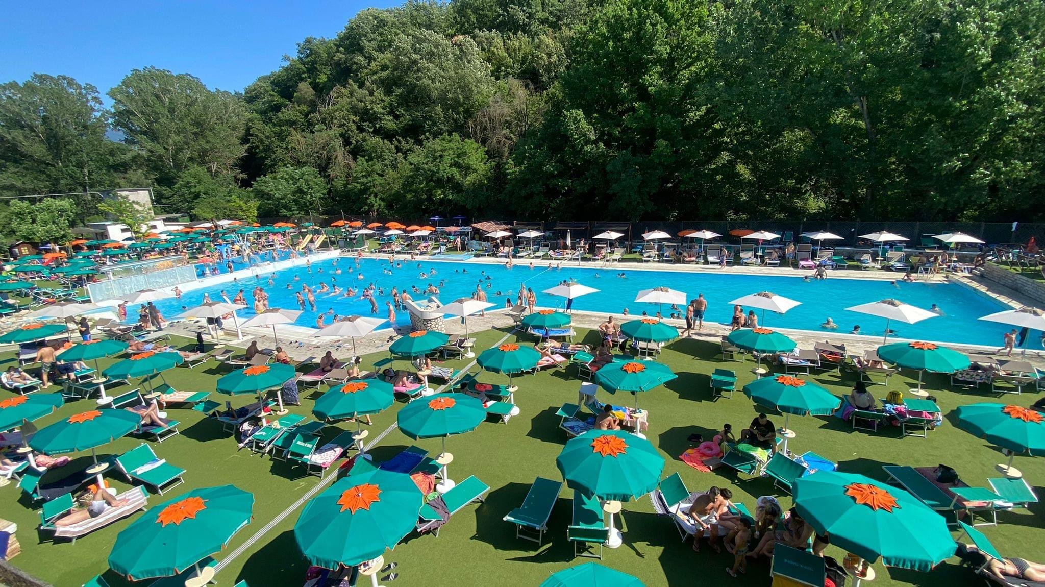 Uma tragédia envolvendo uma criança abalou a Itália em 2023 e passou a ser um alerta para a utilização de piscinas coletivas. Um menino de oito anos morreu ao ser sugado pelo ralo de uma piscina em um parque aquático perto de Roma.