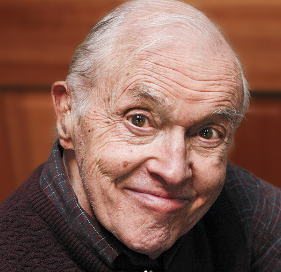 Terry Kilburn - 98 anos - Nascido em Londres, mudou-se para Hollywood, nos Estados Unidos, aos 10 anos de, e é mais conhecido por seus papéis como ator infantil durante a Era de Ouro de Hollywood, em filmes como A Christmas Carol (1938) e Adeus, Mr. Chips (1939) no final dos anos 1930.