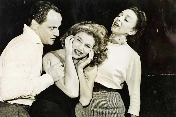 O Romantismo, então, foi o grande responsável por trazer forças ao teatro brasileiro no século XIX, sendo impulsionado por célebres escritores como Martins Pena, Gonçalves de Magalhães, João Caetano, José Alencar e Machado de Assis.