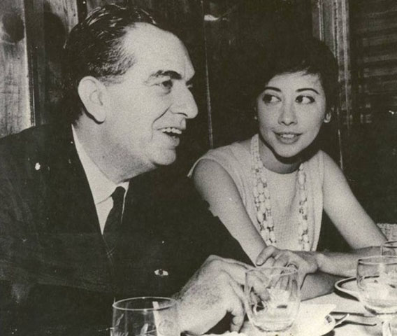 No século XX, o teatro se torna uma linguagem mais autentica no país, com as famosas Companhias. Diante disso, a figura de Nelson Rodrigues ganha destaque. 