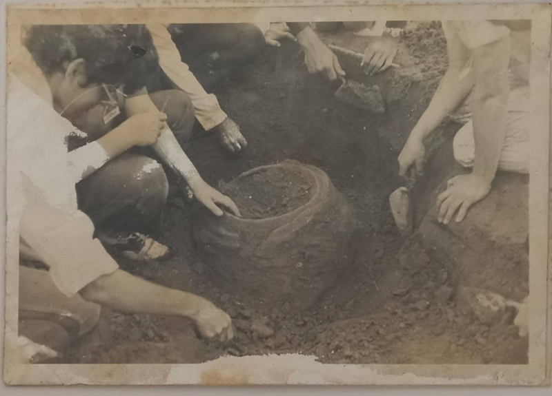 Além de documentos, o Museu Municipal Elizabeth Aytai conta com objetos pré-históricos locais, encontrados em escavações iniciadas em 1972, no sítio Rage Maluf, entre outros. 