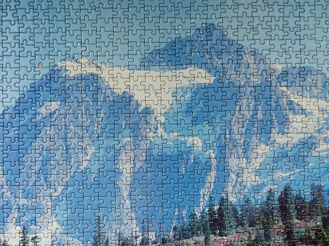 Outro grande momento para a história do quebra-cabeça foi na Grande Depressão de 1929. Com a grande taxa de desemprego, o brinquedo fornecia uma forma de entretenimento barata, duradoura e reciclável.
