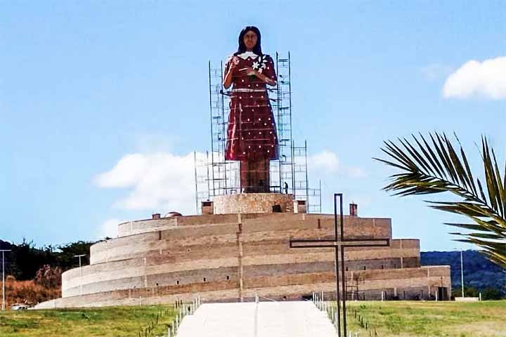 Cirineu, um dos irmãos de Benigna, foi quem encontrou o corpo da menina, sepultado no dia seguinte no cemitério São Miguel. Após investigações policiais, Raul Alves Ribeiro, então com 17 anos, foi identificado como o autor do crime. Ele foi detido em um abrigo de menores em Fortaleza. 
