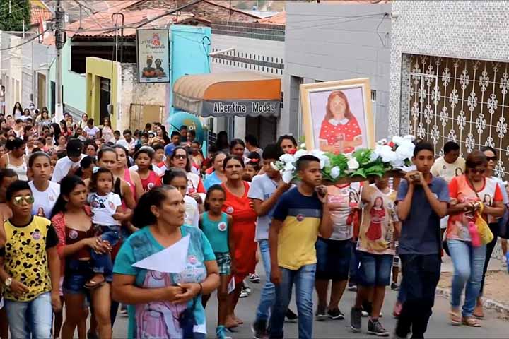 Agora, os devotos da mártir esperam que a Menina Benigna ganhe uma estátua que represente com o mínimo de fidelidade a sua figura. 
