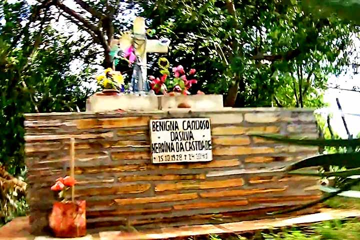 No local em que a jovem morreu foi instalado um monumento com uma cruz. Além disso, uma lápide foi colocada na beira da estrada da região, onde devotos acendiam velas e faziam orações direcionadas à mártir.
