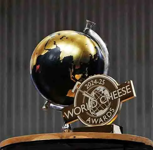 Anualmente, acontece o World Cheese Awards, maior concurso de queijos do mundo. Em 2025, ele terá lugar em Berna, na Suíça, entre os dias 13 e 15 de novembro. 

