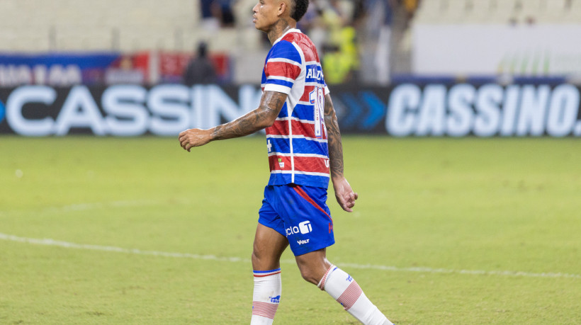 Allanzinho sofreu o primeiro pênalti, perdido por Bareiro. No segundo, anulado pela arbitragem, foi também quem chutou a bola que bateu no braço do defensor