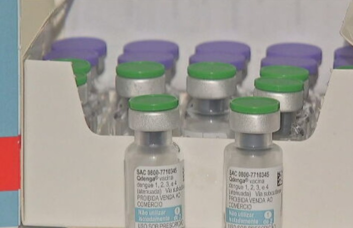 Em dezembro de 2023, a vacina contra a dengue foi incorporada ao sistema público de saúde do Brasil. A Anvisa aprovou o registro em março do mesmo ano.