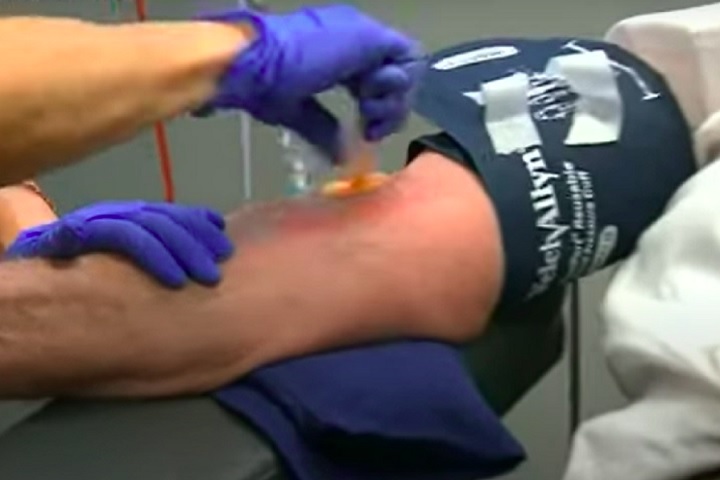 De 2005 a 2022, o australiano manteve o recorde mundial de maior quantidade de plasma sanguíneo doado — ele acabou sendo superado por um homem norte-americano. 