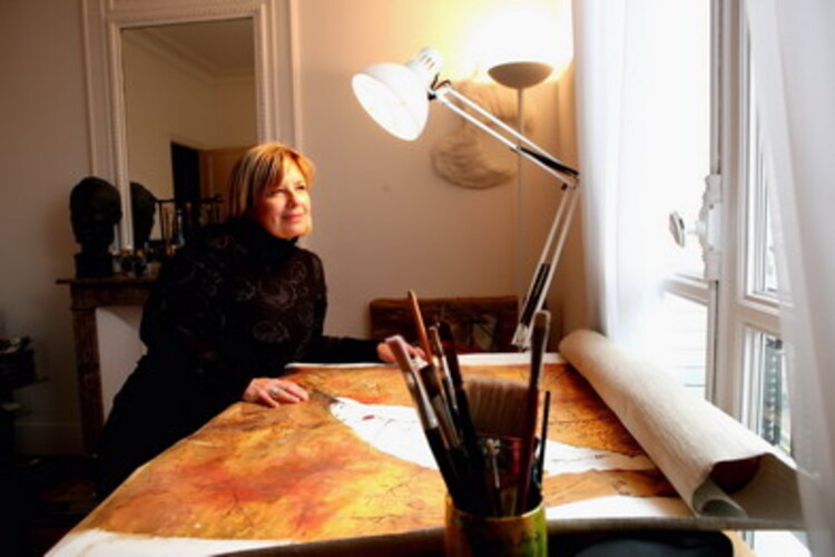 A abertura será com a Exposição ‘Dichotomie’, reunindo obras de Christina Oiticica (foto), TxaTxu Pataxó e Sergio Zalis. O tema envolve ancestralidade e natureza . Essa mostra deverá ficar em cartaz até 31 de outubro.