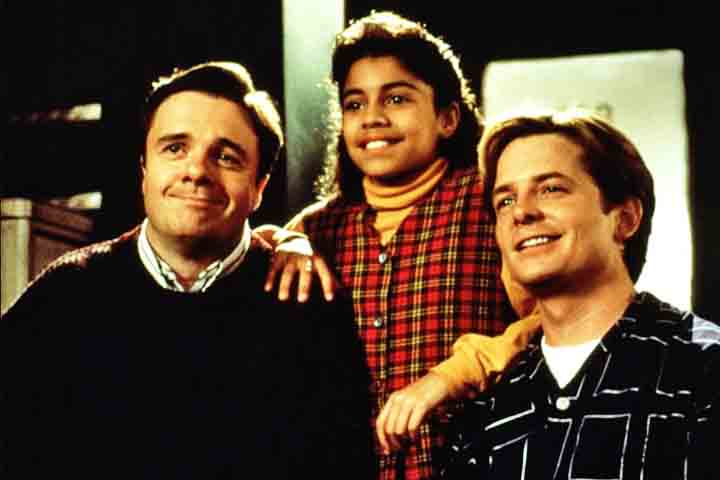 Em Um Talento Muito Especial (1993), Fox assume o papel de Daniel McTeague, um jornalista frustrado que descobre ser herdeiro de uma grande fortuna. No entanto, a disputa pelo dinheiro gera situações caóticas e hilárias, reforçando sua habilidade em comédias leves e dinâmicas.