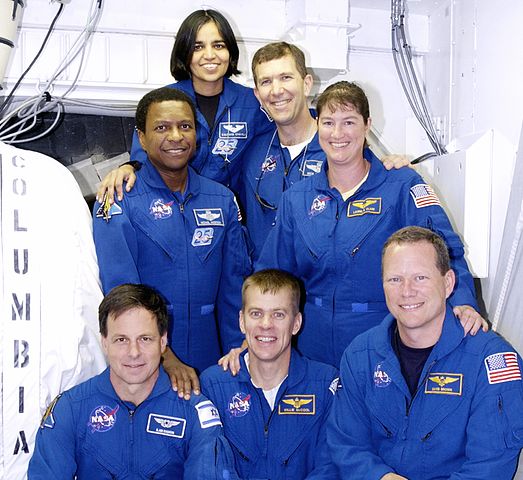 Três dias antes de morrer, os astronautas do Columbia fizeram 1 minuto de silêncio em memória dos 7 colegas mortos na explosão do ônibus espacial Challenger, em 28/1/1986.  Mal sabiam que seriam as próximas vítimas. 