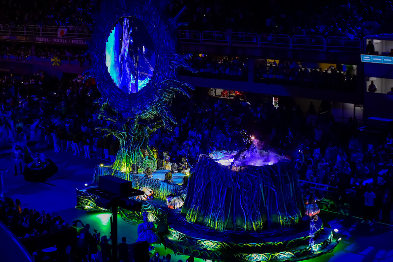 As escolas chegaram para o sorteio divididas em três trios: Beija-Flor, Mangueira e Salgueiro; Vila Isabel, Unidos da Tijuca e Portela; e Grande Rio, Viradouro e Imperatriz Leopoldinense.