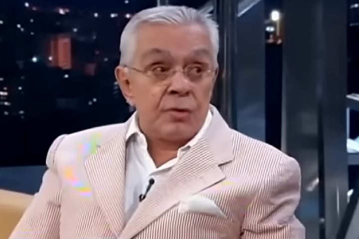 Ao falar sobre a diferença entre o teatro e a TV, Anysio disse: A televisão é um trabalho lindo, maravilhoso, mas não dá a resposta imediata que um show me dá [...] A grande diferença da televisão para o teatro é que no teatro você pode ser o mesmo, que a plateia muda.