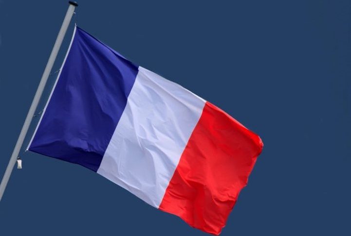 Conheça, então, os maiores e menores salários mínimos do mundo, segundo o Meu Valor Digital. A França vem na décima posição dentre os melhores. O país oferece um salário mínimo de 1.767 euros mensais, assegurando aos trabalhadores uma remuneração adequada pelo seu esforço e dedicação.