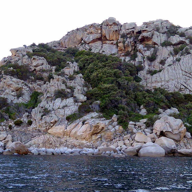 Para La Rocca, a descoberta também é incrível porque a área está sempre sob risco de desastres naturais e atividades humanas. 
