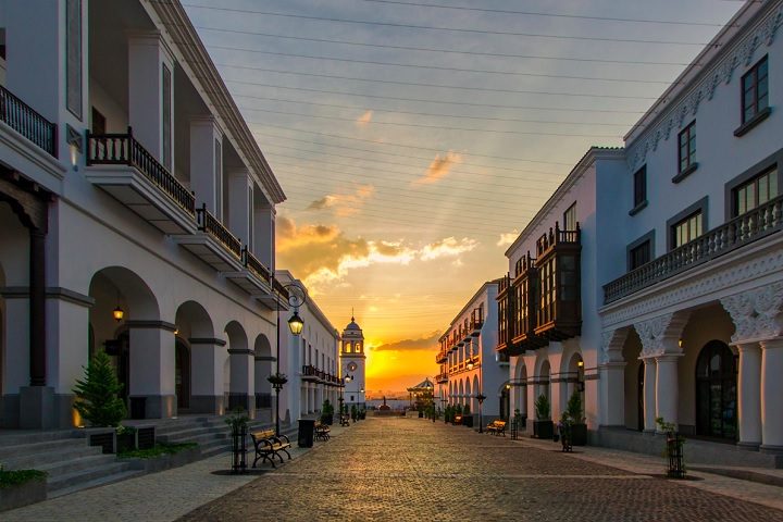 O projeto no qual a cidade foi baseada chama-se neourbanismo, um modelo arquitetônico que surgiu no início da década de 1980 e busca inspiração nas cidades antigas.