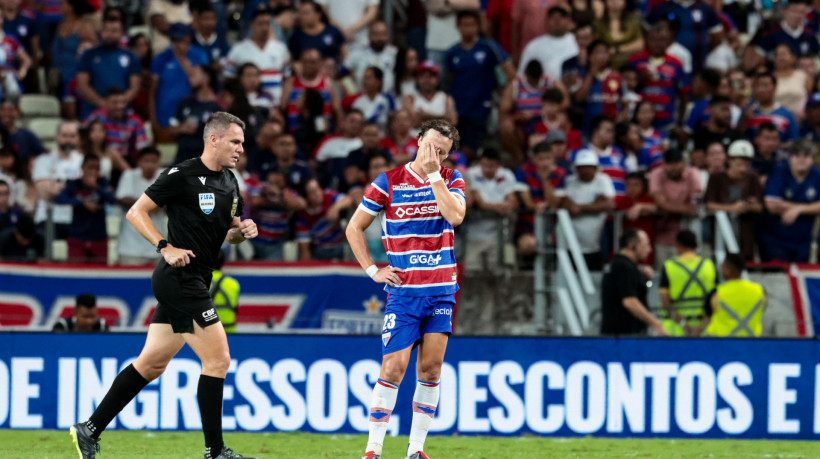 FORTALEZA,CEARÁ, BRASIL,20-04-2025: David Luiz Fortaleza x Palmeiras pelo Campeonato Brasileiro Serie A na Arena Castelão. (Foto: Samuel Setubal/ O Povo)