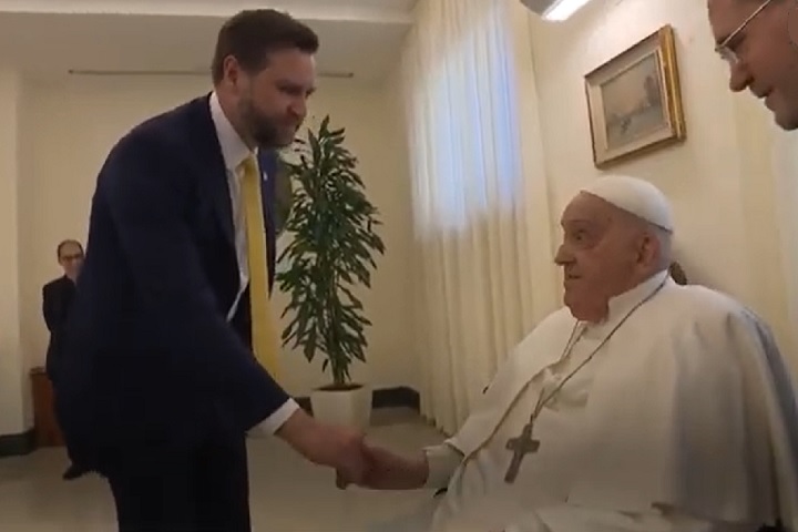 No mesmo dia, o papa se reuniu com o vice-presidente dos EUA, JD Vance, para uma troca de saudações de Páscoa.