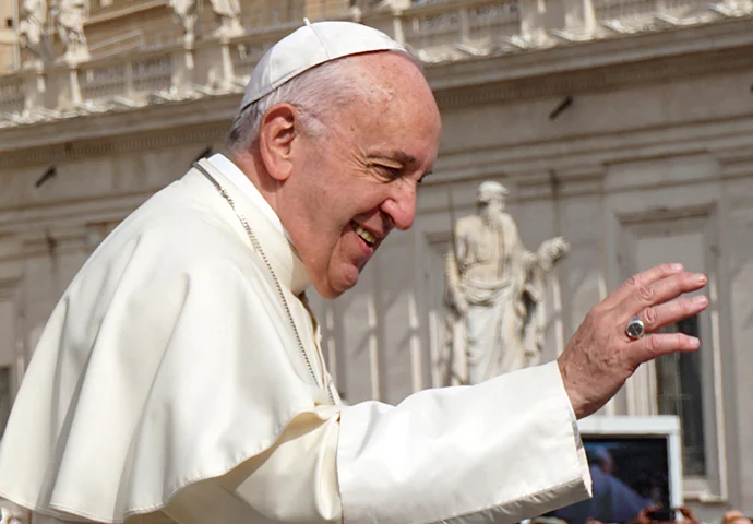 Sendo argentino, ele foi o primeiro papa nascido fora da Europa na história da Igreja Católica.

