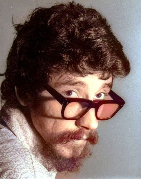 Raul Seixas morreu em 21/8/1989 aos 44 anos. Ele teve pancreatite aguda. Ficou na história como um dos pioneiros do Rock e um dos mais criativos artistas da música brasileira. 