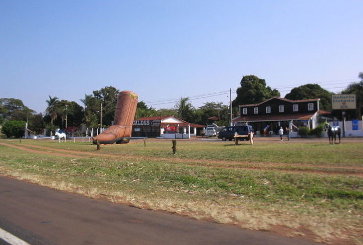 Culturalmente, Barretos se destaca não apenas pelo rodeio, mas também por seu patrimônio histórico e suas tradições. 