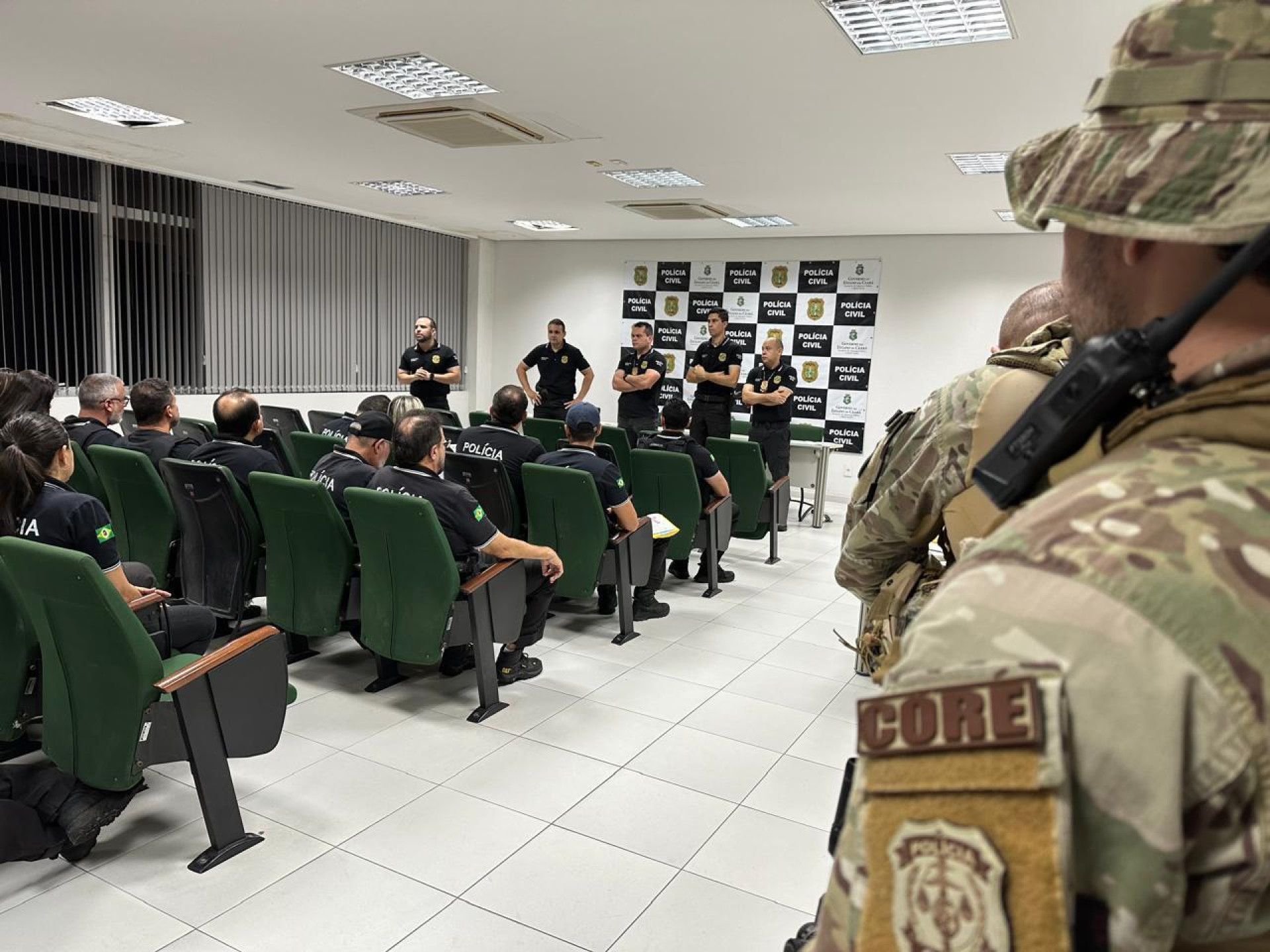 ￼RESULTADO da operação foi divulgado em coletiva na sede do Centro Integrado de Segurança Pública (Cisp) (Foto: Divulgação/PC-CE)