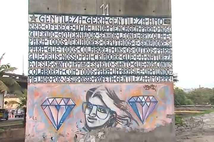 A partir de 1980, escolheu 56 pilastras do Viaduto do Gasômetro, que vai do Cemitério do Caju até o Terminal Rodoviário do Rio, numa extensão de 1,5 km. Ele encheu as pilastras com inscrições em verde e amarelo propondo sua crítica do mundo e sua alternativa ao mal-estar da civilização.