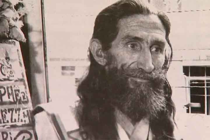 Em 17/12/1961, ocorreu a Tragédia do Gran Circus Norte-Americano, em Niterói, uma das maiores fatalidades do mundo circense, com mais de 500 mortos (na maioria, crianças). Seis dias depois, José disse ter ouvido vozes astrais que o mandavam abandonar o mundo material e se dedicar ao espiritual. 