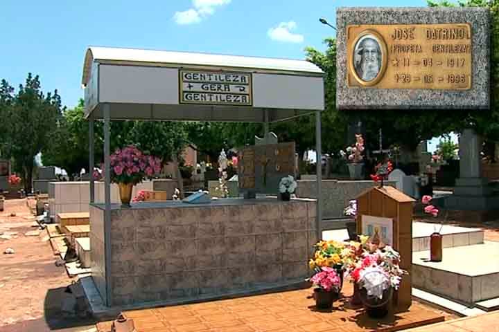 Gentileza morreu em 28/5/1996, em Mirandópolis (SP), cidade de seus familiares, onde foi sepultado. Ele tinha 79 anos e sofria de problemas de circulação do sangue. Já estava com dificuldades de locomoção. 