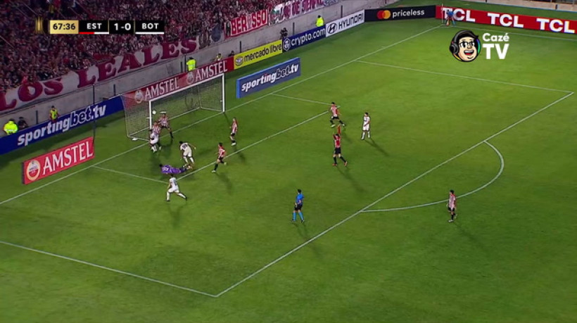 Savarino acerta travessão e quase empata para Botafogo na CONMEBOL Libertadores