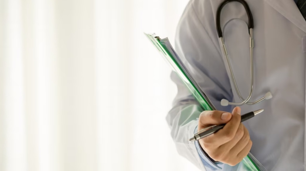 Os vendedores fazem até uma tabela de preço de acordo com o número de dias de licença que serão concedidos ao comprador para justificar sua ausência no serviço.