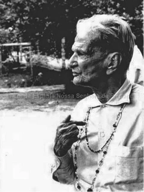 O 15 de novembro foi escolhido por ser o dia em que o espírito do caboclo das Sete Encruzilhadas, em 1908, teria se manifestado no jovem médium Zélio Fernandino de Morais, anunciando que uma nova religião deveria ser fundada no Brasil. 