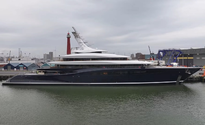 Apesar de todas essas inovações e do luxo extraordinário, Bill Gates optou por vender a embarcação.