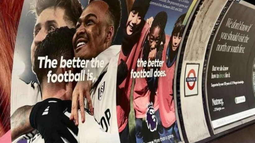 Brasileiro aparece em iniciativa espalhada nas estações do metrô, que mostra como o futebol pode influenciar positivamente na sociedade