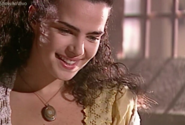 Em 1999, Arósio consolidou sua carreira na novela Terra Nostra, em uma trama que retratava a imigração italiana no Brasil e que foi um grande sucesso tanto de audiência quanto de crítica.