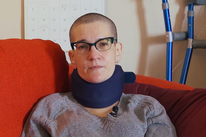 April Hubbard reconheceu que sua escolha pela morte assistida pode ser questionada, mas explica que seu sofrimento é intenso e constante: Não é assim que eu quero viver por mais 10, 20 ou 30 anos.